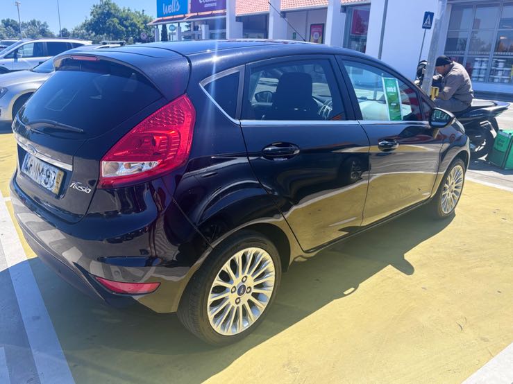 Ford Fiesta barato pelo estado